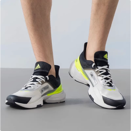 adidas阿迪达斯2026春新款男子MTS低帮时尚透气运动跑步鞋JH5788