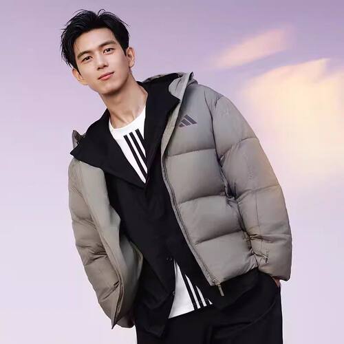 阿迪达斯羽绒服男2026冬季新款运动服短款连帽保暖鸭绒外套KC2479