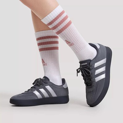 adidas阿迪达斯男女深灰色板鞋