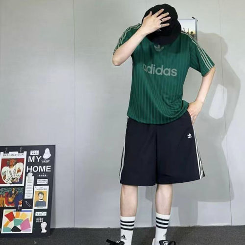 阿迪达斯三叶草短袖男装圆领球衣