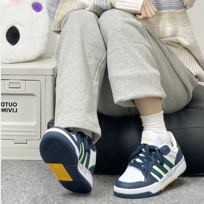 Adidas阿迪达斯正品冬季鞋子男款女款新款爆款运动休闲板鞋JQ5047