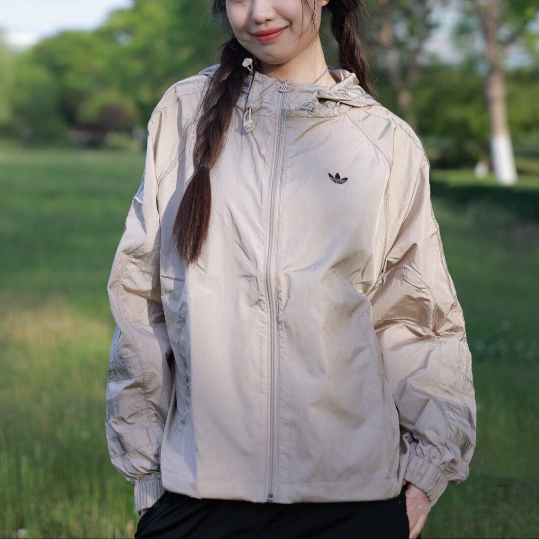 正品阿迪达斯三叶草2026春季新款女子外套梭织防风休闲夹克JD2583