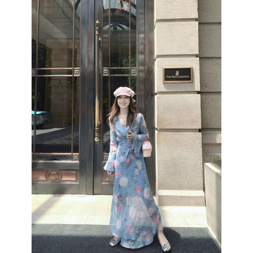 【春夏5折】浪漫巴黎巨重工温柔风气质喇叭袖v领碎花连衣裙女