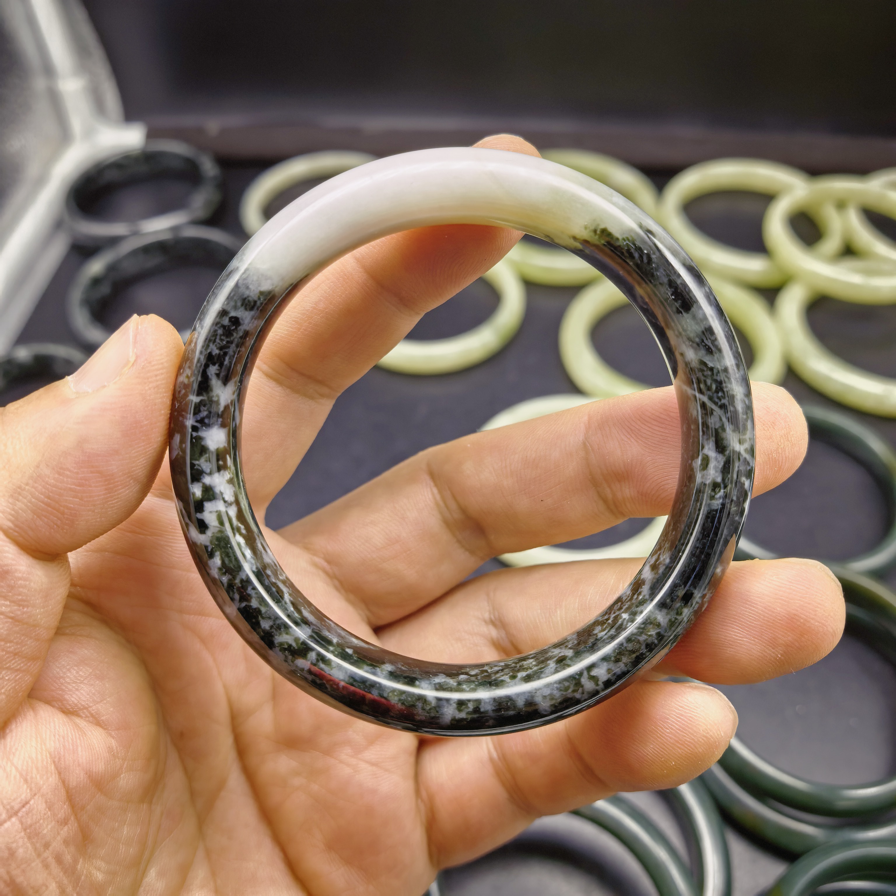 独山玉独玉黑白飘花料手镯子独玉手玉镯独山玉镯55MM圈口56MM