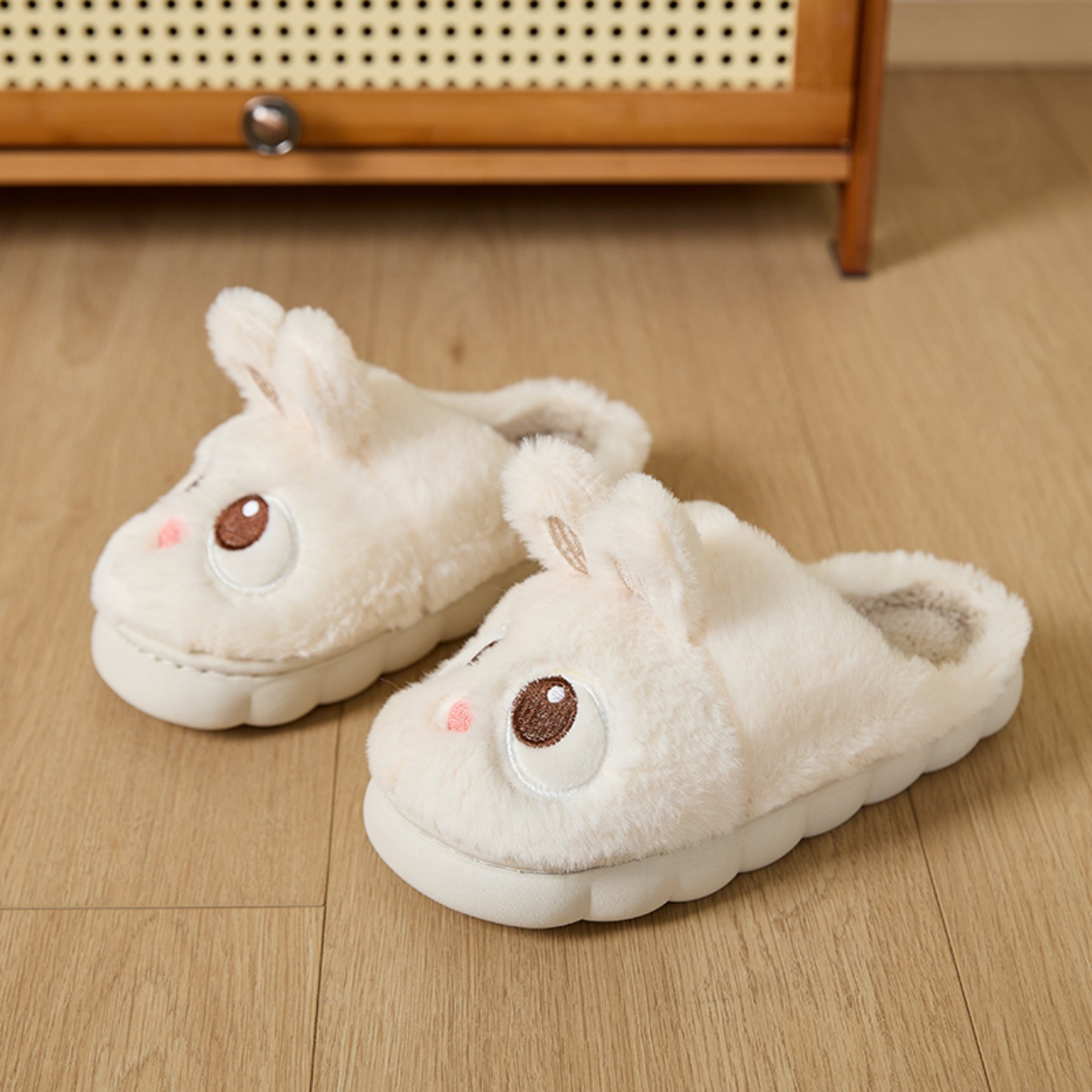 惠夫人卡通兔子半包跟保暖棉拖鞋