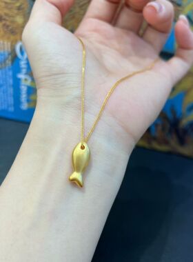 18k金小鱼吊坠项链女简约ins风俏皮甜美锁骨链送闺蜜礼物小金鱼