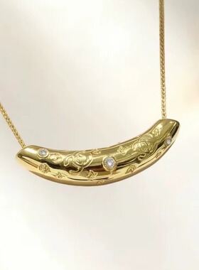 18K 金月牙弯管吊坠 Au750 镶钻C弯管项链挂坠水贝珠宝工厂批发