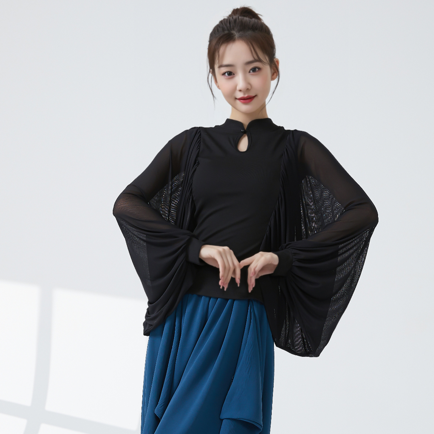 中国风黑色立领纱袖修身现代舞服