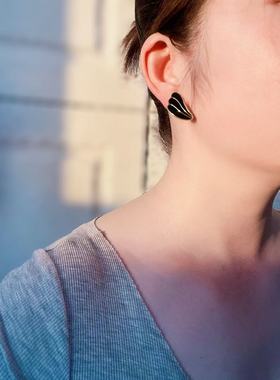 【BW中古】中古Trifari翠法丽黑金珐琅耳夹