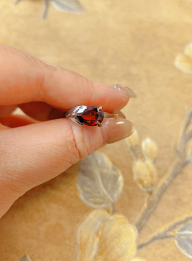【BW古董】波西米亚红石榴石鸽血红戒指，非常难得少见