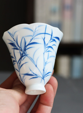 手绘满竹陶瓷茶杯功夫品茗杯复古白瓷主人杯单杯茶盏花瓣型凌口杯