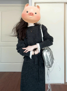 今年流行漂亮女装灰色针织连衣裙子2025新款秋冬季小个子长裙套装