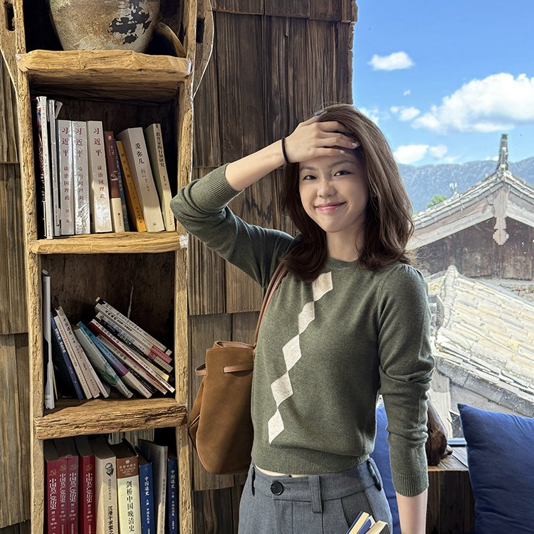 Tuuuh图画本 菱格提花针织衫女秋季复古圆领修身内搭毛衣上衣