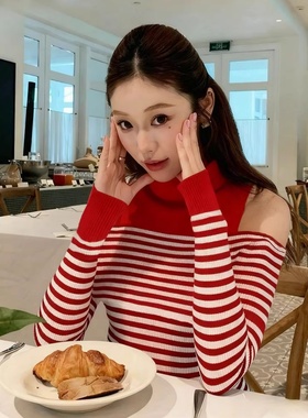 2025新款秋季巨好看的穿搭韩系chic别致氛围感红色条纹露肩上衣女