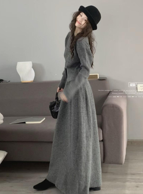 法式灰色针织连衣裙子女秋冬季2025年新款韩系巨好看两件套装长裙
