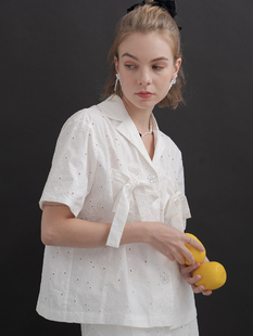 JIAXINXU原创独立设计师品牌  刺绣镂空古巴领蝴蝶结短袖 白色衬衫