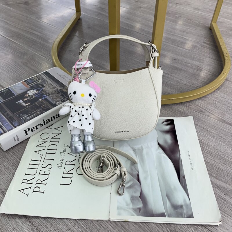 2026新款韩版荔枝纹软皮水桶包简约休闲手提包纯色百搭单肩斜跨包