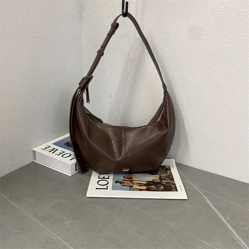 娜飞儿饺子包油蜡皮休闲单肩斜跨