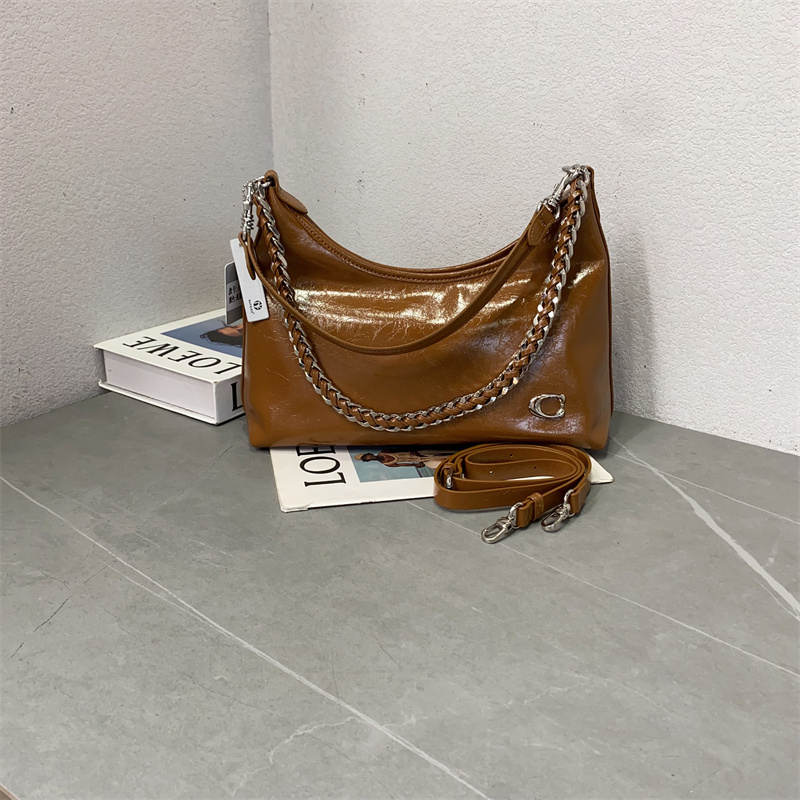 娜飞儿水桶包油蜡皮链子腋下单肩