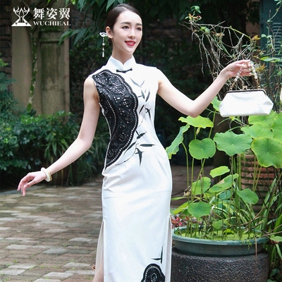 黑白色形体衣礼仪服古典舞练习