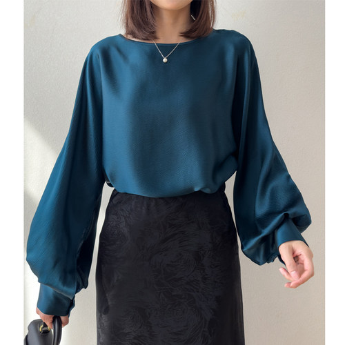 两片式真丝光泽珍珠缎灯笼袖衬衫