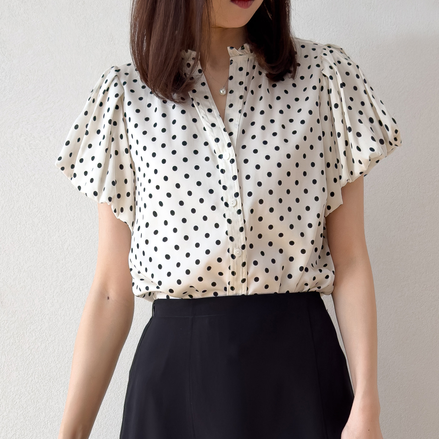 法式小波点！赫本风真丝双乔缎面花苞袖短袖木耳V领桑蚕丝衬衫女
