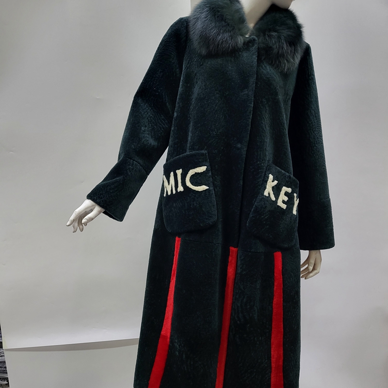 藍歌丹黎女士經(jīng)典長款羊絨翻領兩側(cè)兜字母圖案防寒外套大衣lgd001