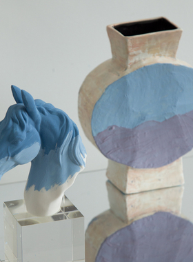 渐变蓝色陶瓷马头水晶摆件ins创意艺术装置玄关高级家居软装饰品