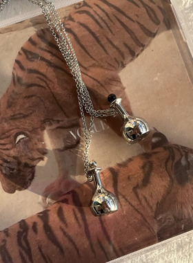 韩国小众设计ins风酒瓶项链女轻奢高级感银色百搭OT扣长款毛衣链