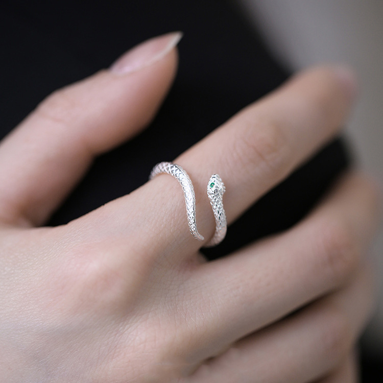 通体S999足银纯银绿眼小灵蛇戒指