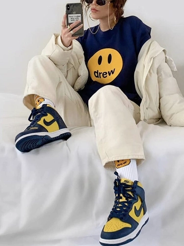 Та же самая звезда Дрю Хаус Тэск -Тэско Улыбка Лица Печать Нейтральный ветер Gajie круглая шея короткая -