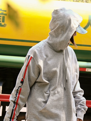 Чемпион капюшона, чемпион, трава, пишет большой C -печатный нейтральный ветер и бархатный свитер мужчины и женщины