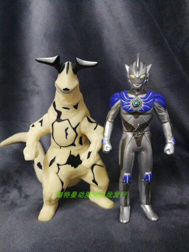 万代奥特曼雷杰多对决怪兽软胶