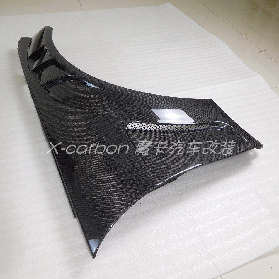 奔驰C级后期W204改装碳纤维开孔叶子板 奔驰C160 C200碳纤翼子板