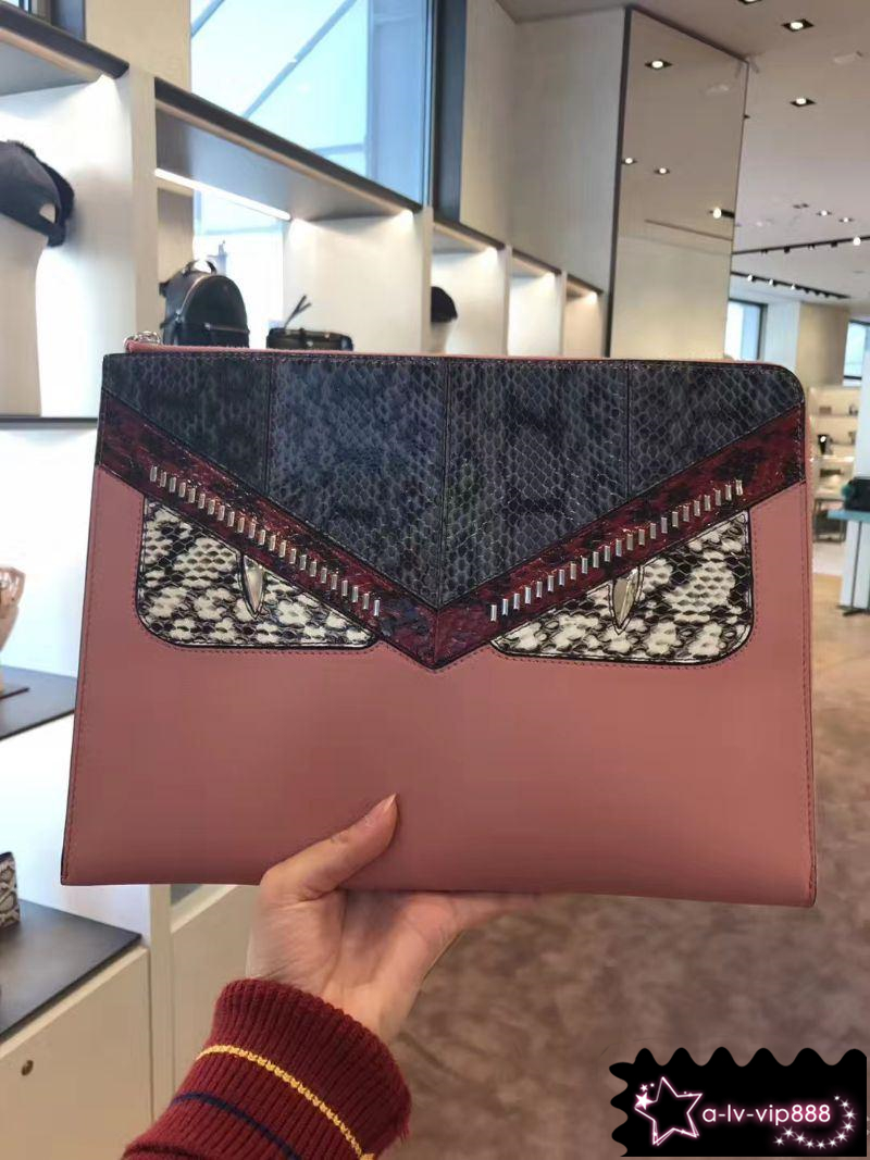Fendi/·ÒµÏ пî·ÛÉ«¶ñħÑÛ¾¦É߯¤ÎÆÊÖÄðüÅ®°ü 421319