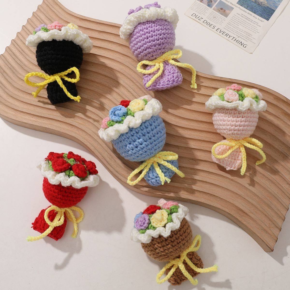 成品手工毛线编织迷你手捧花教师节情人节礼品礼物玫瑰花汽车摆件,家居饰品,餐桌花艺,淘宝优惠券,粉丝福利购,淘宝优惠卷