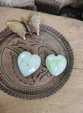 民国时期的老琉璃爱心两个一起出！需要打孔或者当镶嵌件儿！
