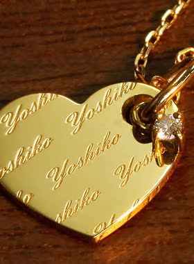 日本代购18K黄金玫瑰金白金天然钻石爱心牌吊坠项链女字母刻印