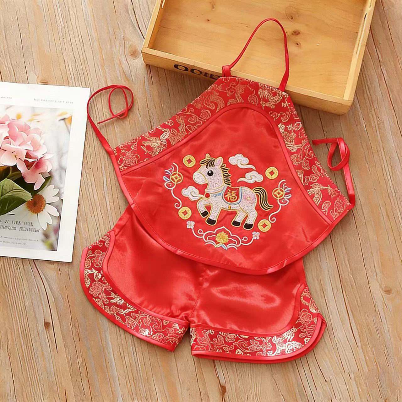 马年婴儿黄马褂男女宝宝肚兜短裤套装小孩唐装黄色0-1-2-3岁送礼