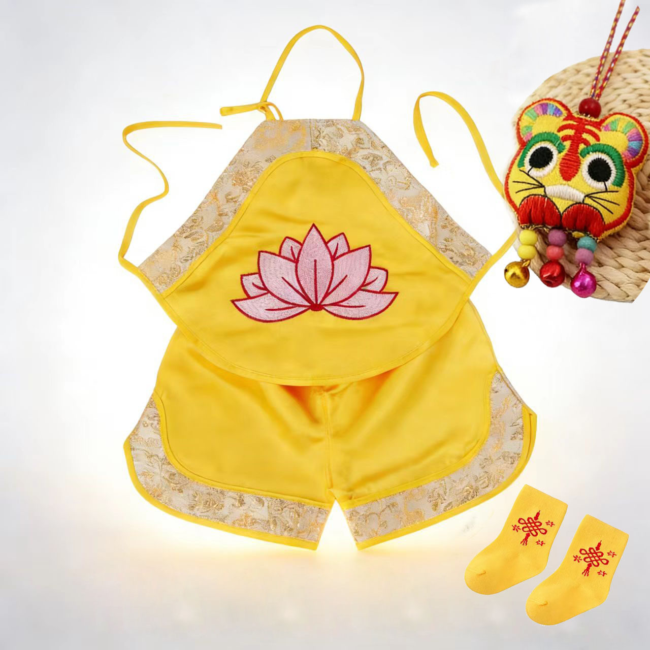 婴儿肚兜短裤套装春夏女男宝宝黄色衣服中国风刺绣端午节0-1-2岁