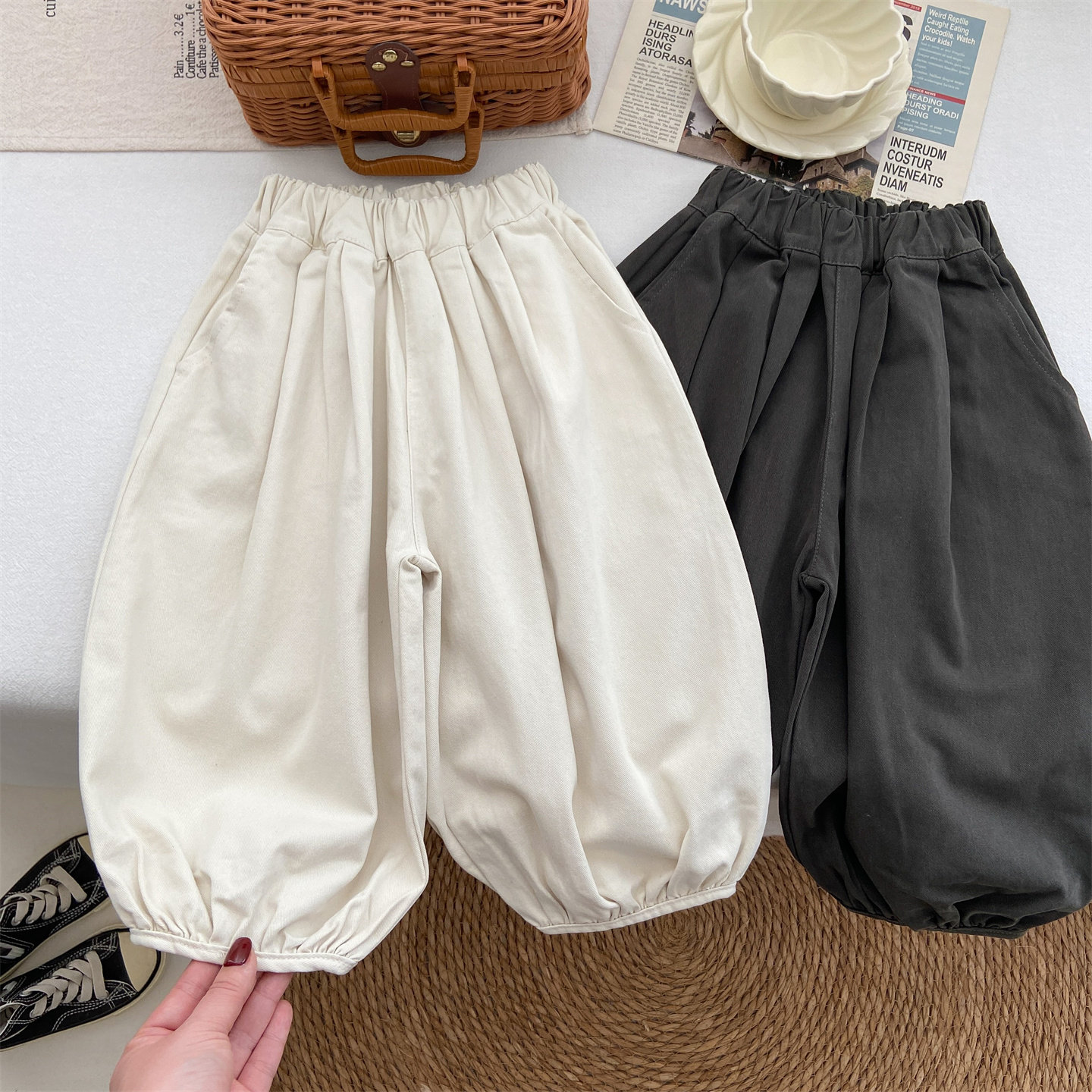 女童春秋季新款洋气宝宝收口灯笼裤棉布长裤儿童米白色棉质休闲裤