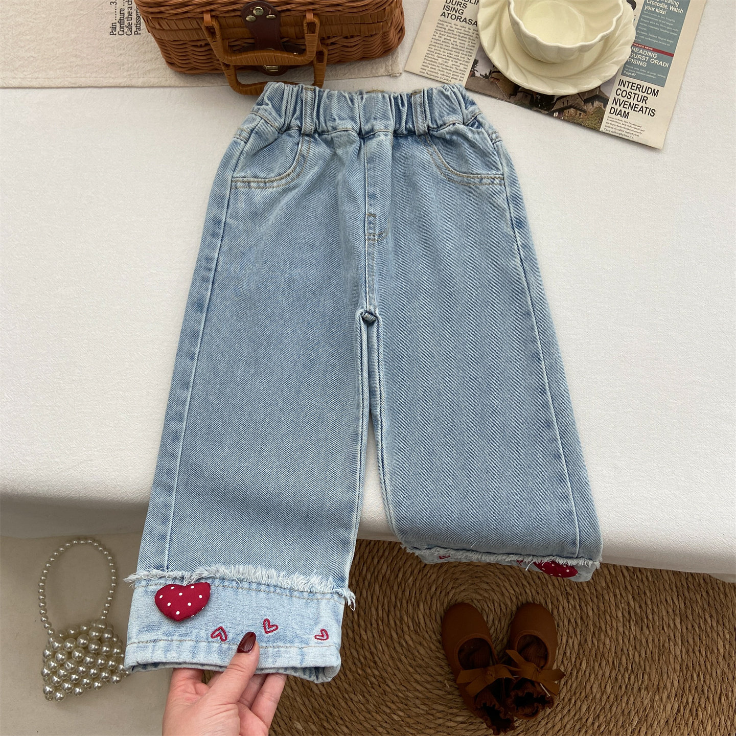 女童牛仔裤春季直筒裤洋气时髦精致刺绣爱心长裤时尚浅蓝色裤子潮