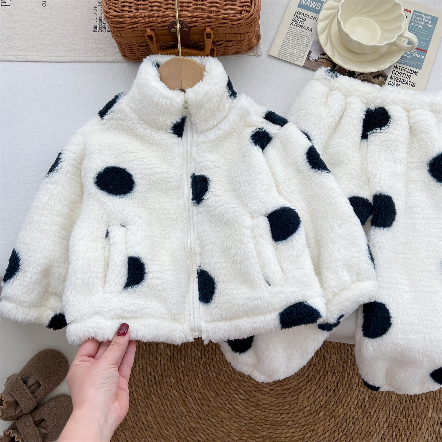 软乎乎的两件套儿童家居服套装