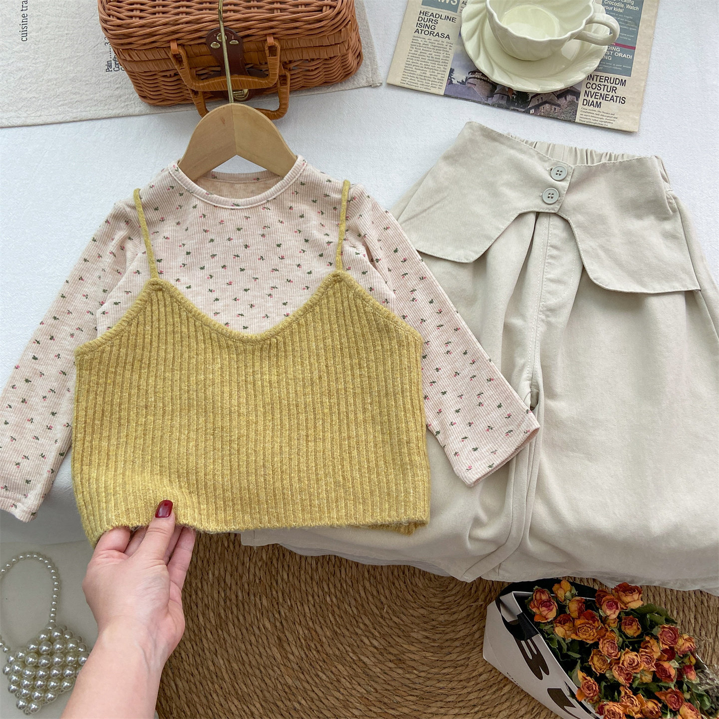 女童春套装2026新款春装洋气韩系碎花长袖t恤针织吊带阔腿裤长裤