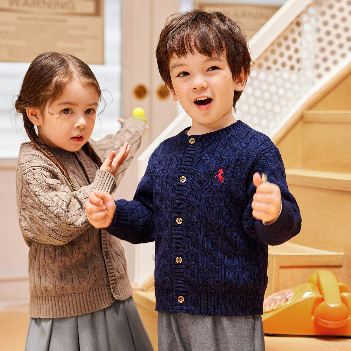 嘟嘟家宝宝毛衣开衫女童针织衫外套男童英伦学院风上衣儿童衣服
