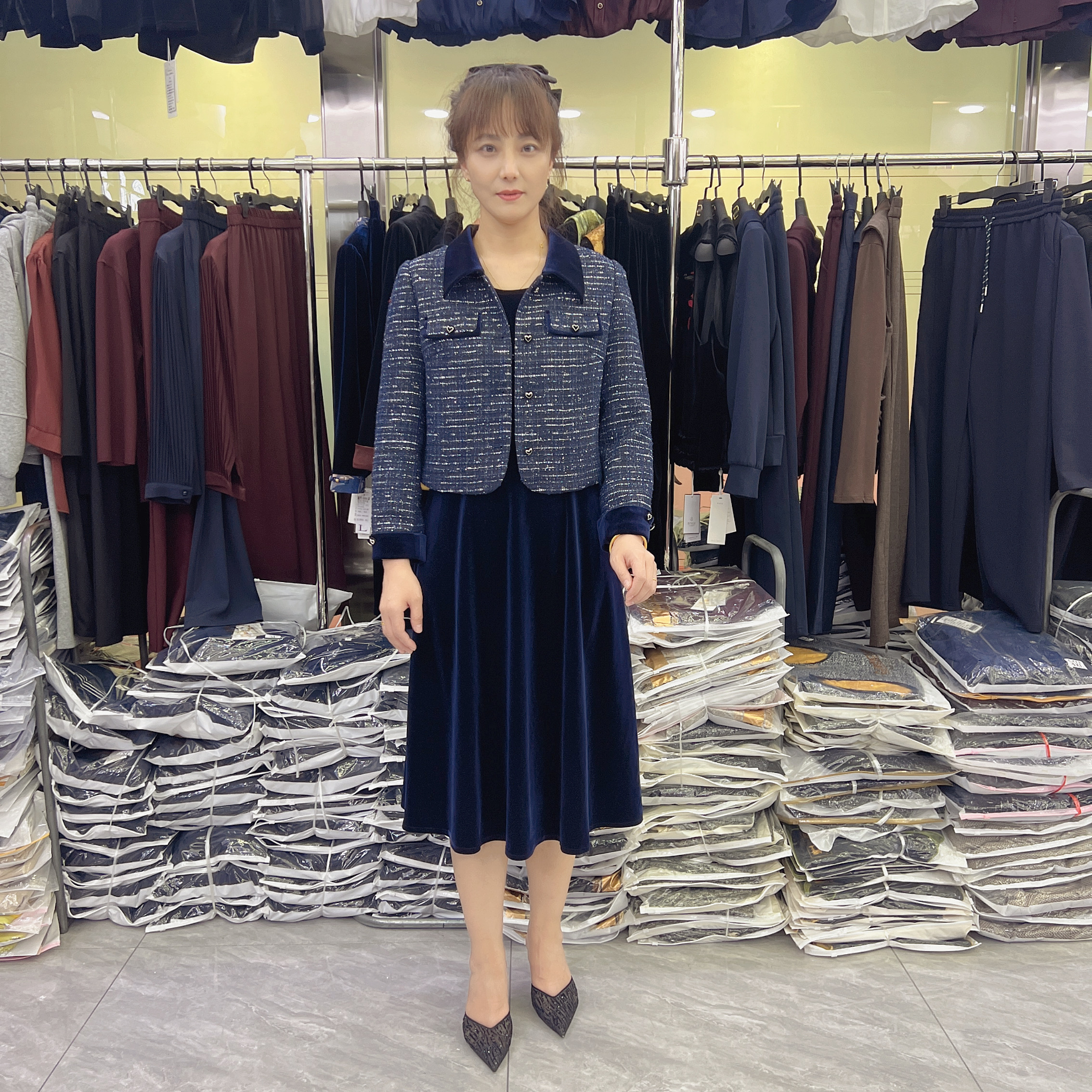 2025春秋新款百搭休闲长袖显瘦套装女宽松休闲丝绒连衣裙两件套裙