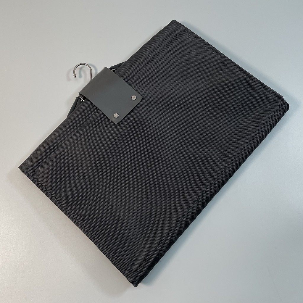 外贸男包尼龙布配头层牛皮西装衣服包