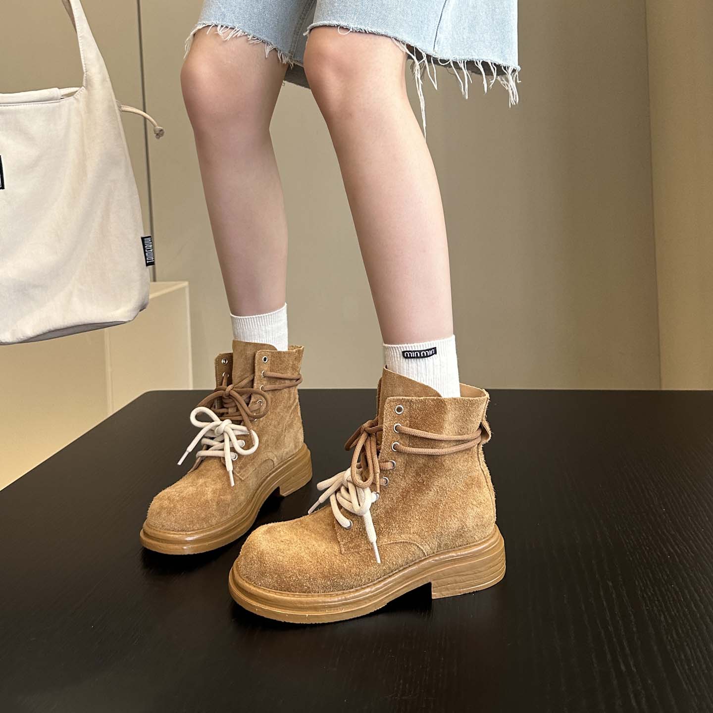 真皮大头系带厚底2025马丁靴女