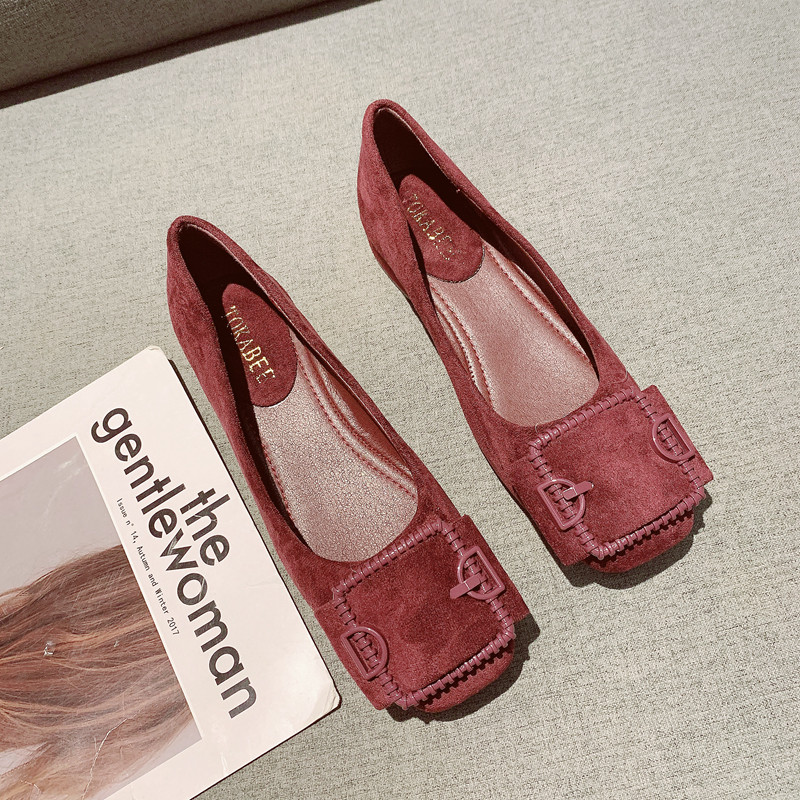 新款时尚金属扣方头绒面低跟女鞋