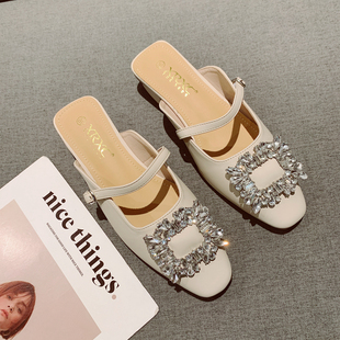 法式水钻扣包头中跟拖鞋女2025新款简约百搭一脚套方头粗跟半拖鞋